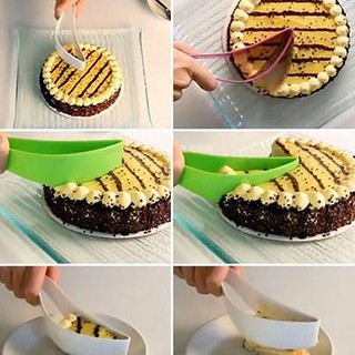Practical Pie Cake Slicer Bread Cutter Sheet Guide Cutter Server Kitchen Gadget