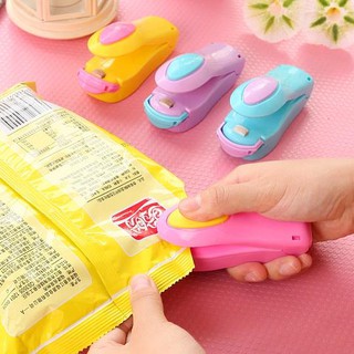 🌟 Malaysia Ready Stock 🌟 Colorful Portable Hand Mini Sealer Plastic Bag Food Storage Package Heat Seal Sealer