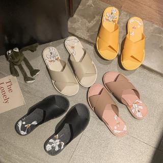 Summer New Comfortable Sandals and Slippers Fashion Women Slippers Out Wear Non-slip Beach Shoes