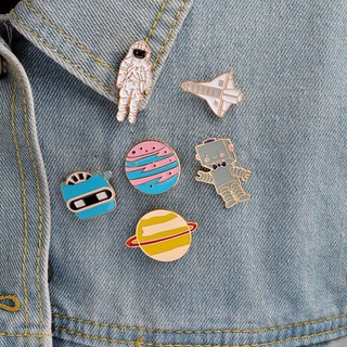 Cute Enamel Pin Warfare astronaut brooches lapel pin Astronomy Gift 1PC