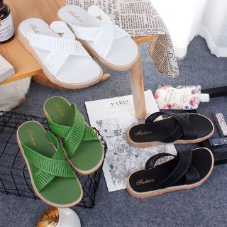 2021 New Slippers Summer Fashion Female Slippers Students Wear Soft Bottom Beach Slippers